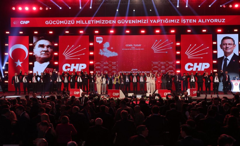 CHP aday tanıtım toplantısında İzmir adaylarından gövde gösterisi