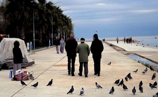 Cumhuriyet tarihinde bir ilk: Türkiye'nin nüfusu hızla yaşlanıyor