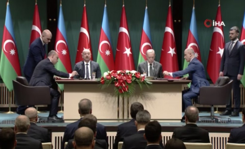 Erdoğan ve Aliyev Cumhurbaşkanlığı künyesinde konuştu