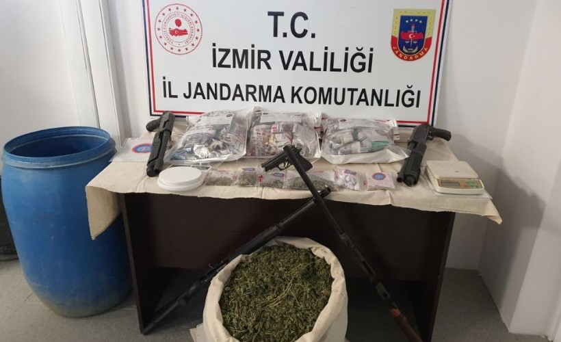 İzmir'de jandarmadan uyuşturucu baskını, 2 gözaltı