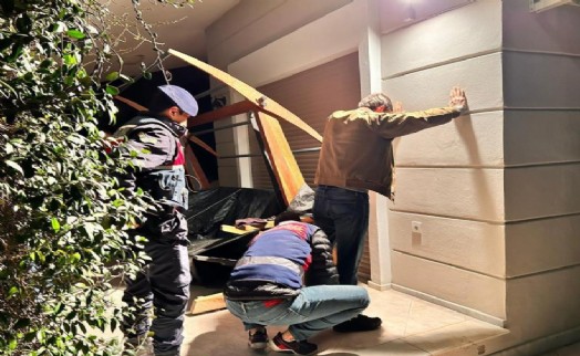 İzmir merkezli 9 ilde DHKP-C ve MLKP'ye operasyon