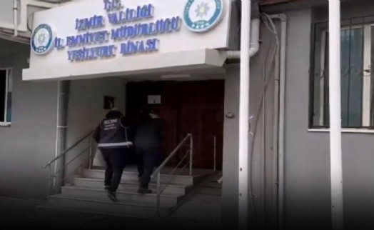 İzmir'de FETÖ operasyonu: 23 gözaltı