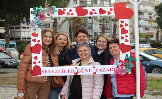 Karşıyaka'da Sevgililer Günü Pazarı açıldı