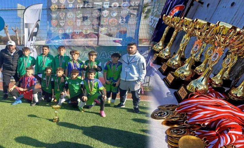 Narlıdere Belediyespor, turnuvadan 3 kupayla döndü