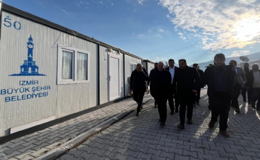 Soyer, Osmaniye'de depremzedelerle buluştu