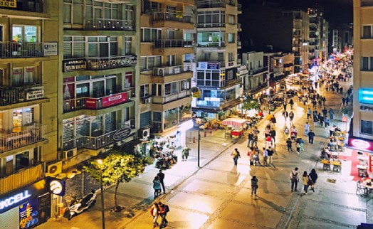 TÜİK Türkiye'nin nüfusunu açıkladı: İzmir'in nüfusu 4,5 milyona dayandı