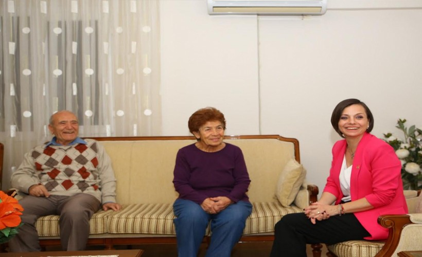 CHP'li Kınay’dan CHP Karabağlar İlçe Örgütü’nün en yaşlı üyesine ziyaret