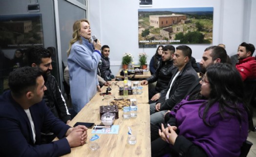 CHP'li Mutlu gece gündüz sahada: Konak bir dakika bile kaybetmeyecek!