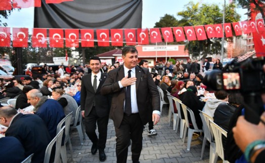 Cemil Tugay, Manavkuyu'da iftara katıldı