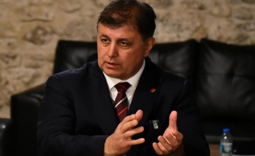 Cemil Tugay'dan ‘sandığa gitmeyeceğim' diyenlere çağrı; Lütfen sandığa gelin. Lütfen bize destek olun