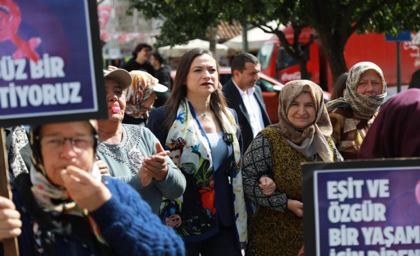 Efes Selçuk’ta Kadın Yürüyüşü; 'Sözümüz, eylemimiz bir olduğu sürece güçlüyüz'