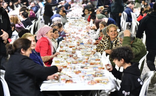 İzmir'de Ramazan dayanışması