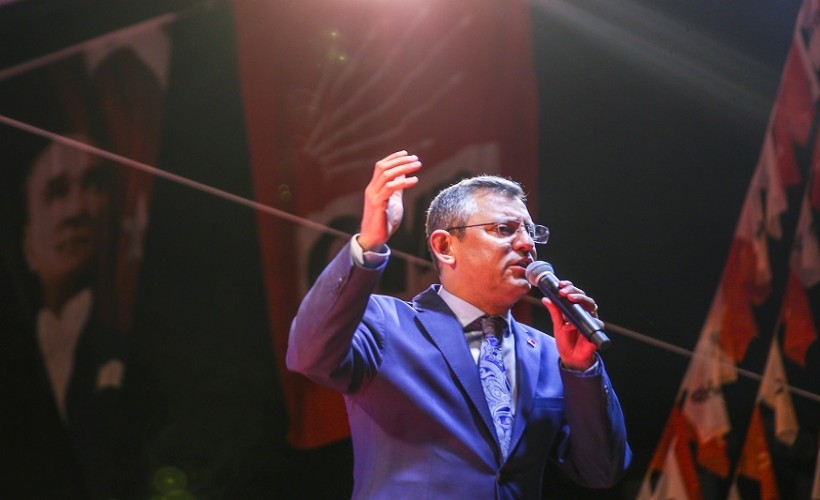 Özel'den AK Parti'ye eleştiri yağmuru, seçmene 'tarikat' uyarısı: İzmir'in mallarını verirler