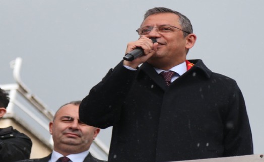 Özel'den yağmur altında ittifak mesajları: Oy yağmuru