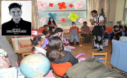 Trafik kazasında hayatını kaybeden Bora, gitar çaldığı hasta çocuklarla anıldı