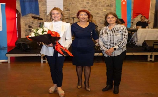 Azerbaycan Kadınları baharı Başkan Mutlu'yla karşıladı