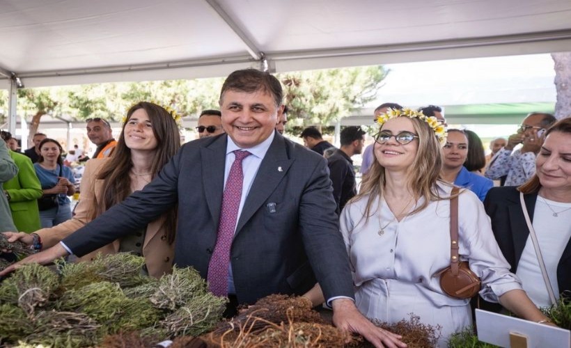 Başkan Tugay, Alaçatı Ot Festivali’nin açılışını yaptı: Bu sene çok farklı!