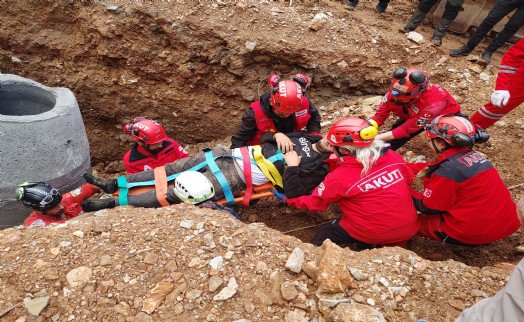 Bodrum'da inşaatta kayan toprağı altında kalan 2 işçi yaralı kurtarıldı