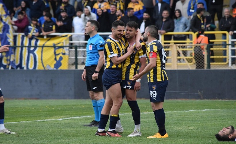 Bucaspor 1928 şampiyonluğunda gurbette