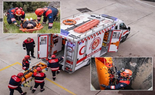 İzmir İtfaiyesinin özel donanımlı AKS sistemi Türkiye'ye örnek oluyor