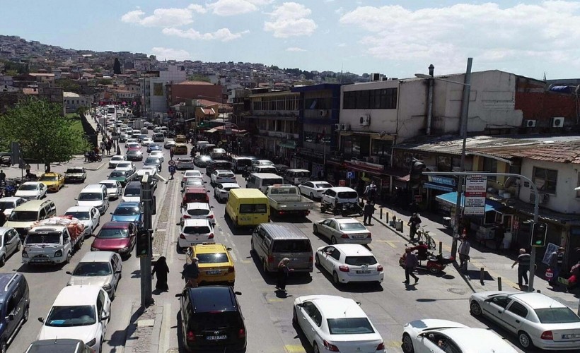 TÜİK açıkladı: İzmir'de trafiğe kayıtlı araç sayısı kaç oldu?