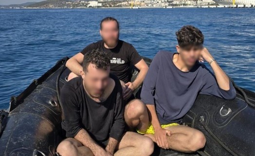 Jet ski ile Yunanistan'a kaçıyorlardı: Ölümden döndüler