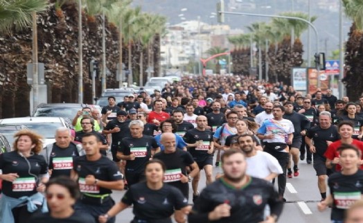 Karşıyaka, Zübeyde Anne'ye koşuyor!