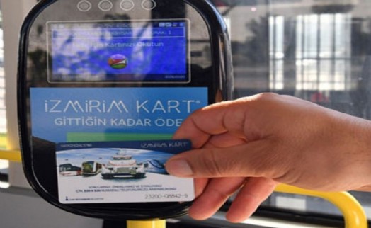 AK Parti'den toplu taşımada yaş sınırına tepki: 'Kart sahipleri mağdur olacak'