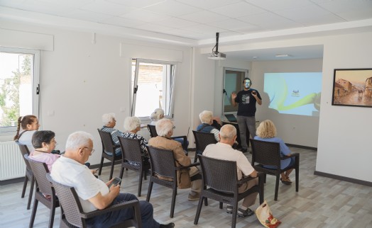 Balçova Belediyesi'nden mobil dolandırıcılara karşı eğitim