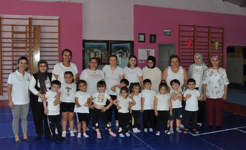 Balçova'da anne-çocuk jimnastiği eğitimleri veriliyor