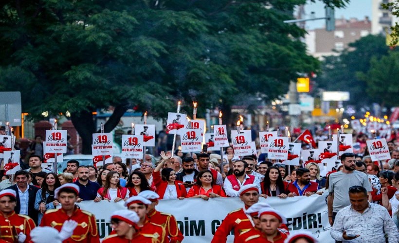 Bayraklı’da binlerce gencin katılımı ile 19 Mayıs coşkusu yaşandı