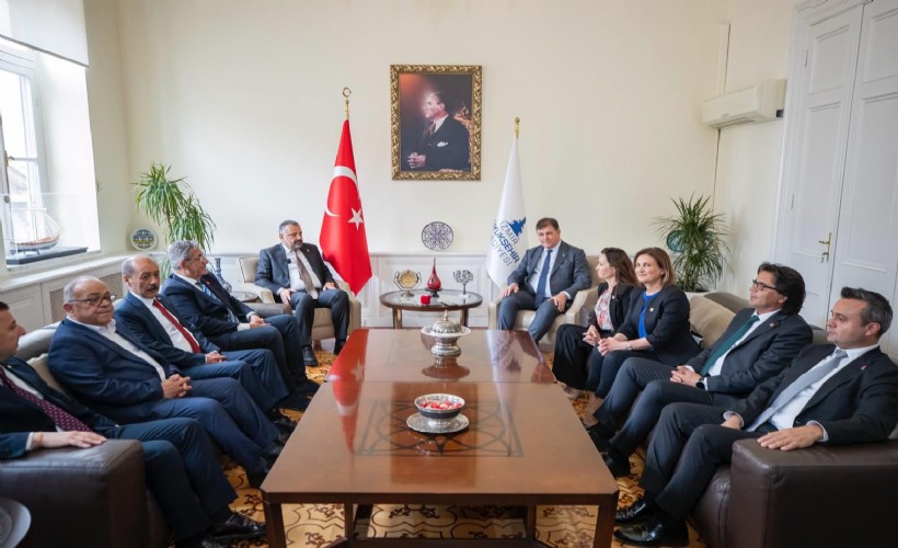 CHP’li İl Başkanları’ndan Tugay’a tebrik ziyareti: Gıptayla baktığımız İzmir’e geldik