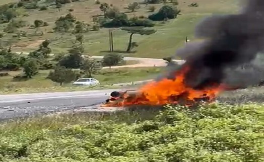 Çarpışan 2 otomobilden biri yandı; 1 ölü, 8 yaralı