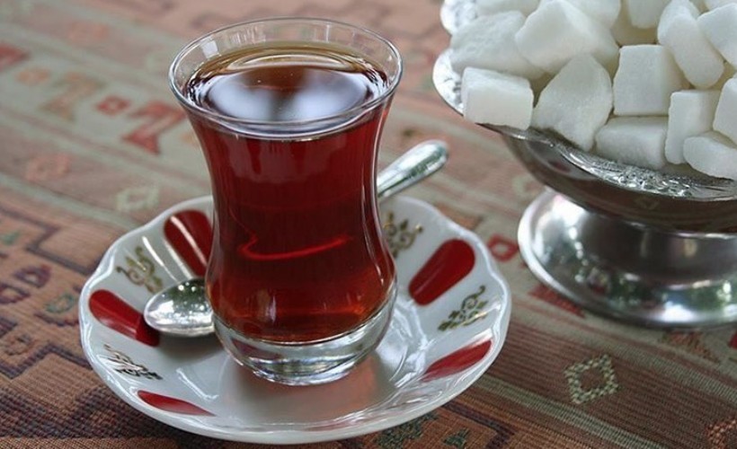 Çay içmek isterken canından oluyordu