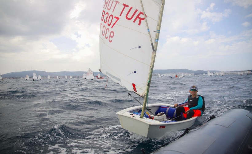 Çeşme TYF Kamil Yıldırım Optimist Trofesi Yelken Yarışları başladı!