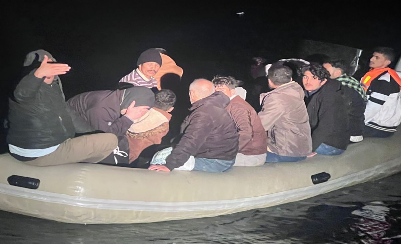 Datça'da 18 kaçak göçmen kurtarıldı