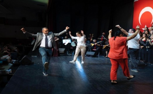 Ege'nin Türküsü Konak'ta yankılandı