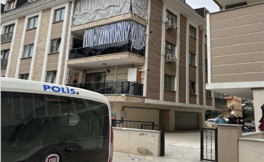 Evinin balkonundan düşüp, öldü