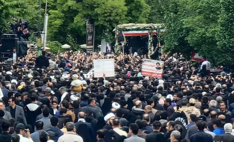 İran Cumhurbaşkanı Reisi için Tebriz'de cenaze töreni