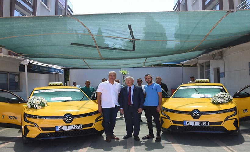 İzmir'de elektrikli taksi dönemi: İlk kez hizmete girecek 2 araç tanıtıldı