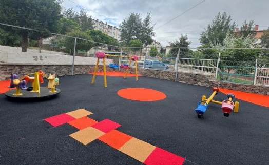 İzmir'in parkları yeniden doğuyor