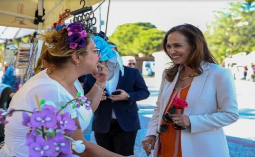 Karşıyaka'da ‘Anneler Günü El Emeği Pazarı' açıldı