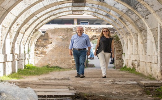 Konak'ın tanıtımı için Agora'da tarihi buluşma