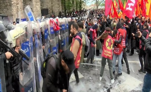 Polisin 'gazetecileri süpürün' emrine TGC'den kınama