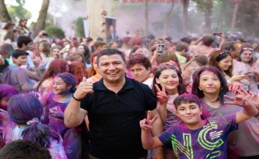 Tire Belediyesi'nin Gençlik Şöleni'nde gençler doyasıya eğlendi