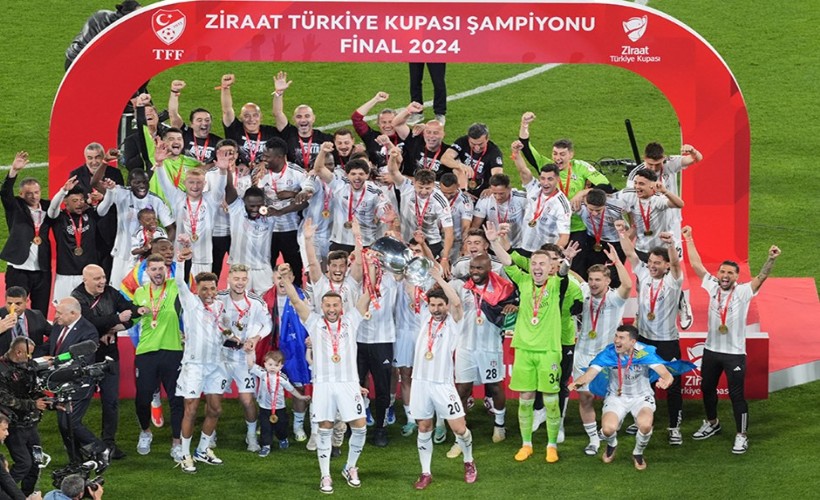 Ziraat Türkiye Kupası Kara Kartal'ın!
