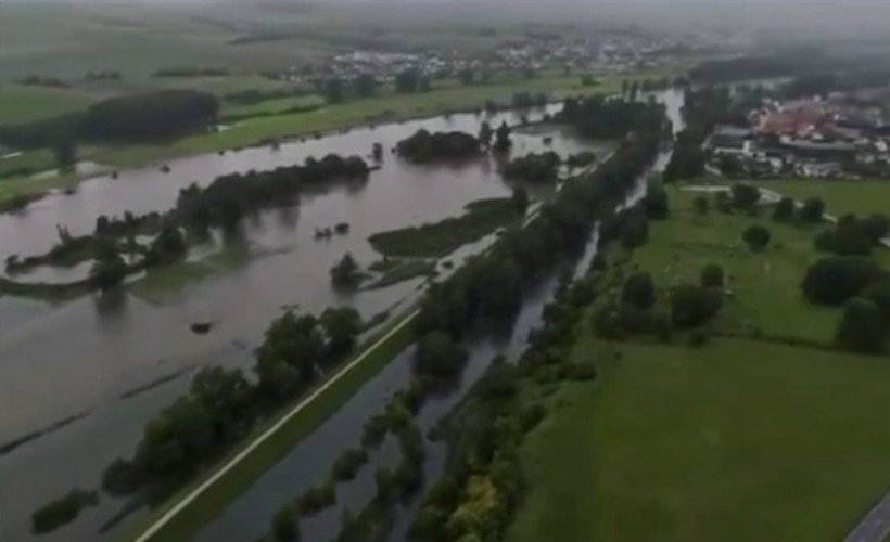 Almanya'da 3 barajı yıkan sel nedeniyle bir Türk yaşamını yitirdi