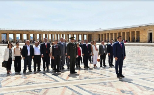 Başkan Yıldız'dan Anıtkabir ziyareti: İsmet İnönü'yü de unutmadı