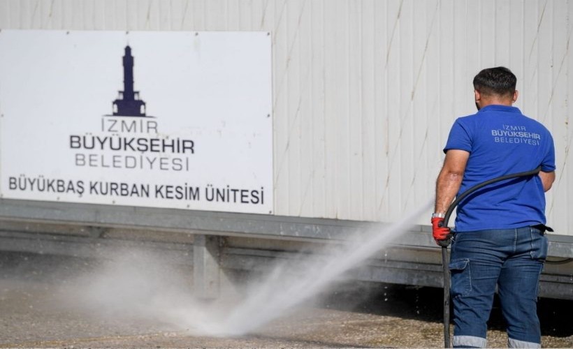 Büyükşehir’in temizlik ekipleri sahada: Halk sağlığı için yoğun mesai