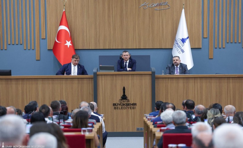 CHP Genel Başkanı Özel'den başkanlar zirvesi